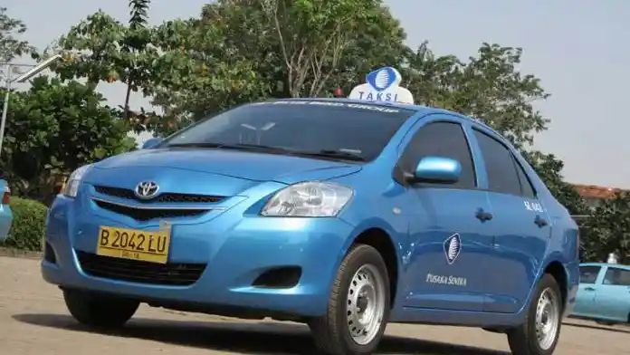 Berita - Gojek Berencana Akuisisi Blue Bird