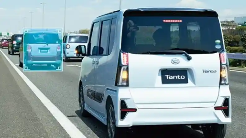 Foto - Raize Dan Rocky Usung Fitur Radar, Bakal Membuat Rivalnya Terlihat Kuno?