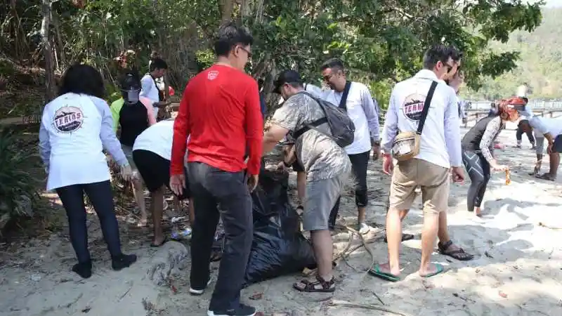 Foto - Ekspedisi Menggunakan Terios Capai Hari Terakhir di Kolaka