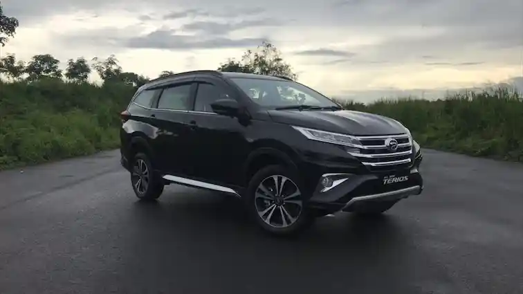 Foto - Komparasi Spek Wuling Almaz VS Daihatsu All New Terios