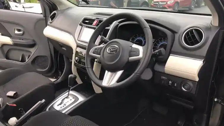 Foto - FIRST DRIVE: All New Daihatsu Terios R Deluxe AT 