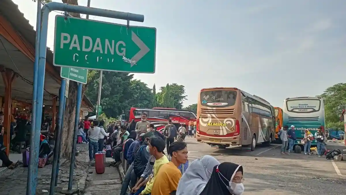 Berita - Terminal Kalideres: Demi Keamanan, Naik Turun Penumpang Di Dalam Terminal