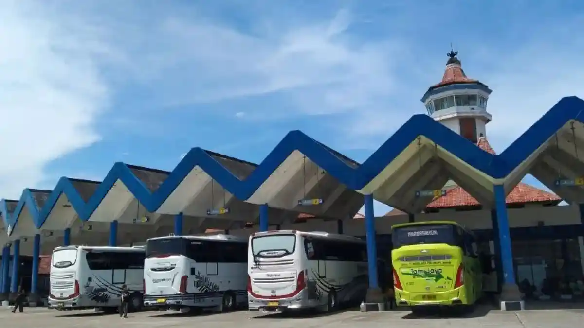 Berita - Terminal Mengwi: Terbesar Di Pulau Bali