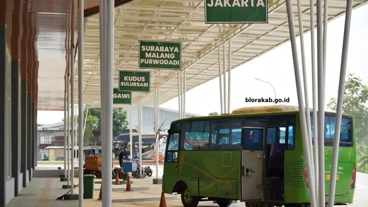 Foto - Tiket Bus AKAP Jurusan Jawa Tengah & Jawa Timur Naik Menjelang Mudik Lebaran
