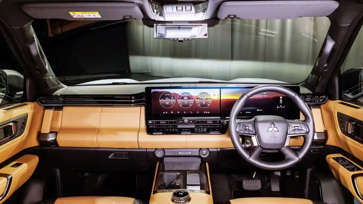 Foto - All New Pajero Resmi Muncul, Hasil Produksi Pabrik Mitsubishi Di Thailand