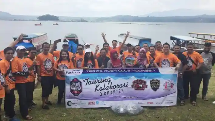 Berita - Terios Rush Club Indonesia Nikmati Kuningan Sambil Emban Misi Sosial