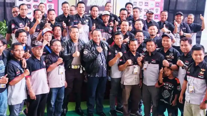 Foto - Tegal Dibanjiri Daihatsu Terios dan Toyota Rush dari Teruci