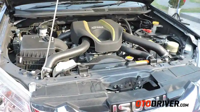 Foto - FIRST DRIVE: Isuzu MU-X 3.0 4x4