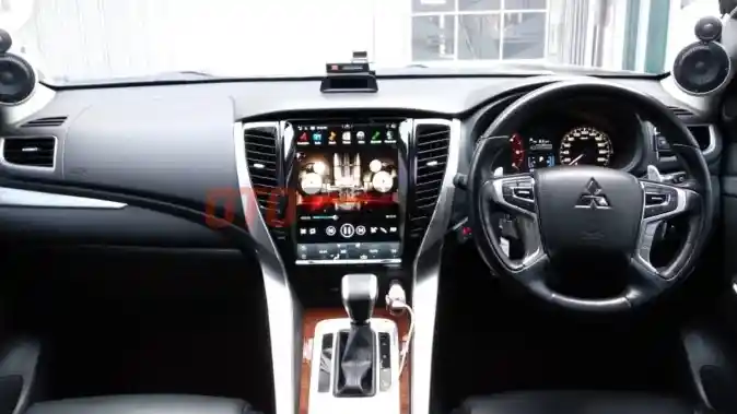 Foto - Pasang Layar Ekstra Besar Ala Tesla Tak Sampai RP 9 Juta 