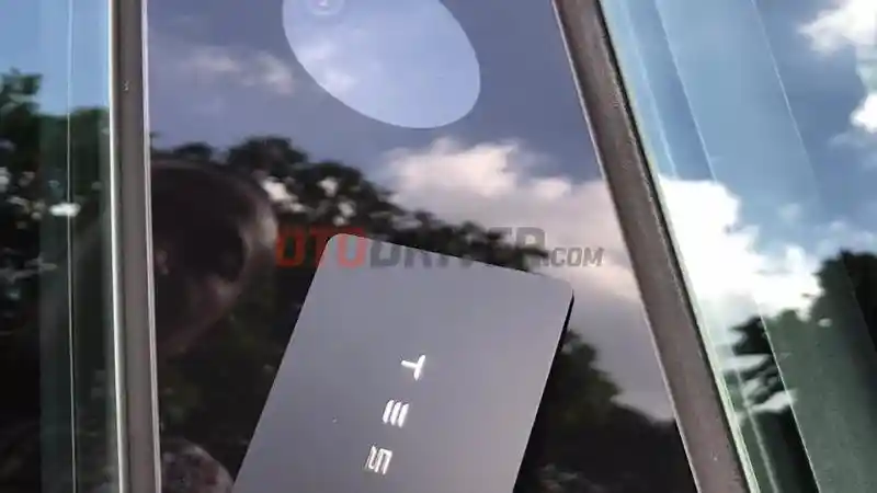 Foto - First Drive: Tesla Model 3 Performance