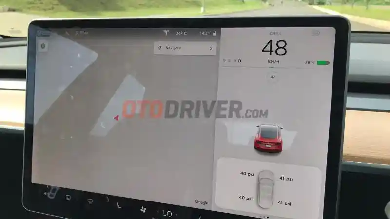 Foto - First Drive: Tesla Model 3 Performance