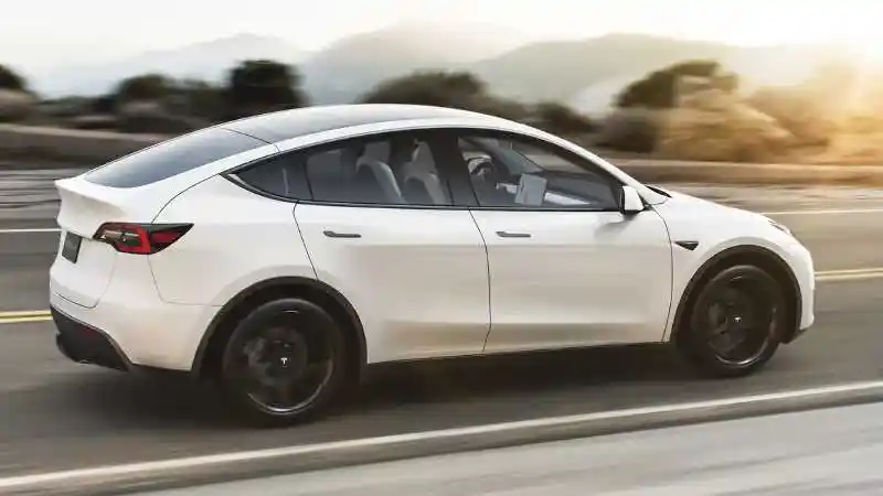 Foto - Lagi-Lagi Fitur Autopilot Tesla Menelan Korban Jiwa