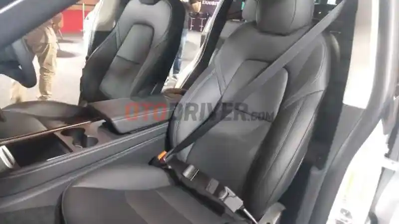 Foto - Tesla Model Y Melantai di Tanah Air