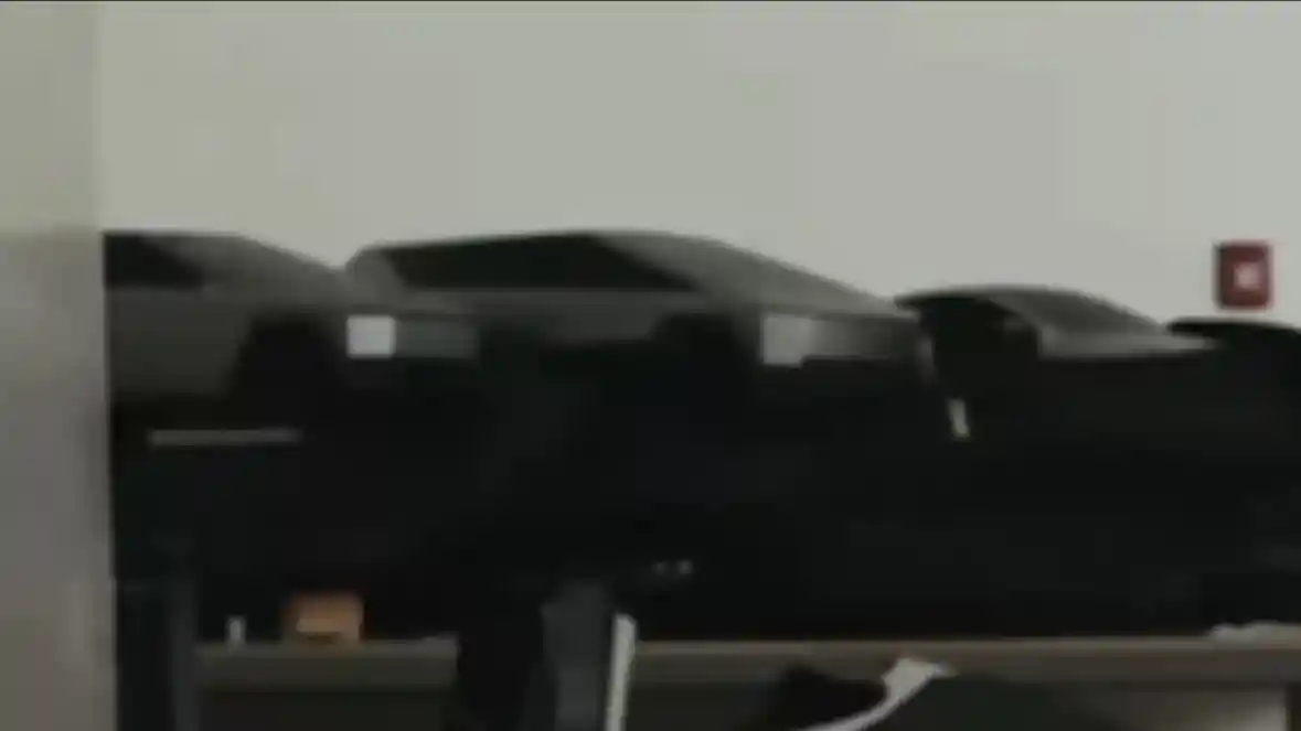 Foto - Tesla CyberSUV Tengah Dipersiapkan Sebagai Versi SUV dari Cybertruck