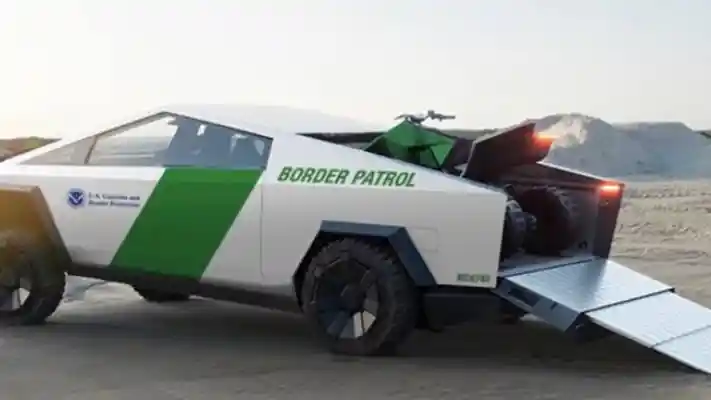 Berita - Setelah Supercar, Kini Polisi Pariwisata Dubai Pakai Tesla Cybertruck
