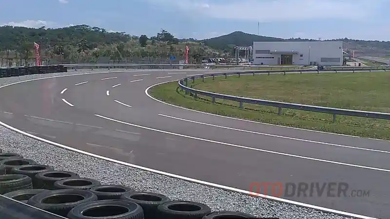 Foto - Mengintip Test Course Milik Daihatsu Indonesia, Eh Ada Honda BR-V (13 FOTO)