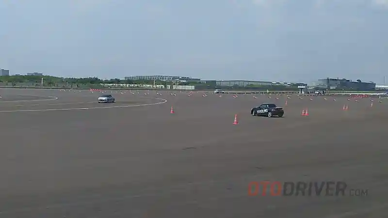 Foto - Daihatsu Ajak 3 Komunitas Sharing dan Praktik di Sirkuit Pengujian