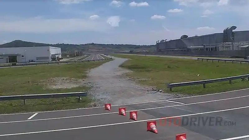 Foto - Mengintip Test Course Milik Daihatsu Indonesia, Eh Ada Honda BR-V (13 FOTO)