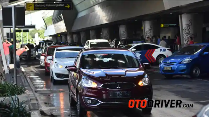 Foto - FIRST DRIVE: Mitsubishi New Mirage Exceed 2016