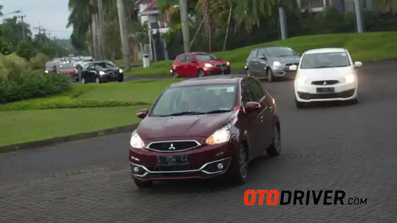 Foto - 7 Hatchback di Bawah RP 220 Jutaan