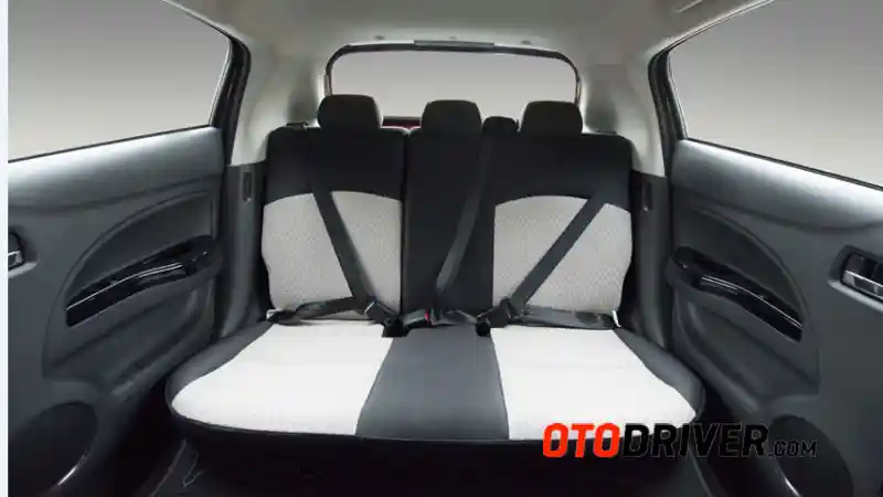 Foto - FIRST DRIVE: Mitsubishi New Mirage Exceed 2016