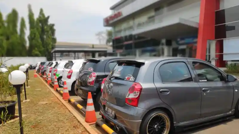 Berita - Komunitas Toyota Etios Valco Sukses Kopi Darat Gabungan Penuh Manfaat