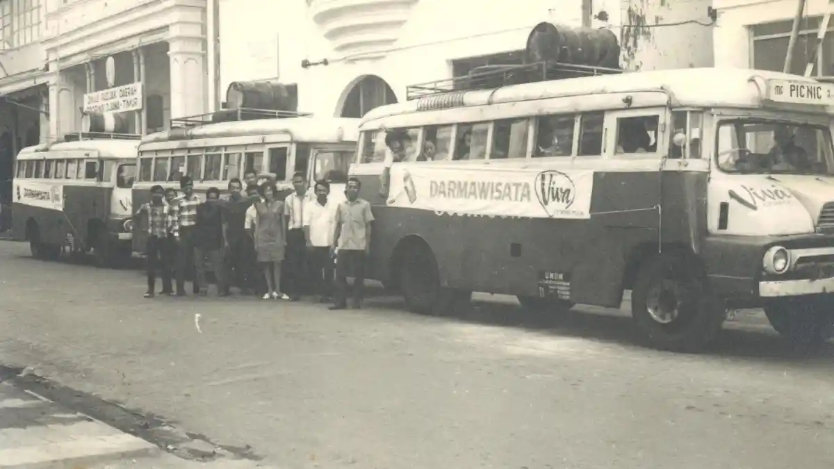 Foto - Thames Trader, Si Legendaris Dari Inggris