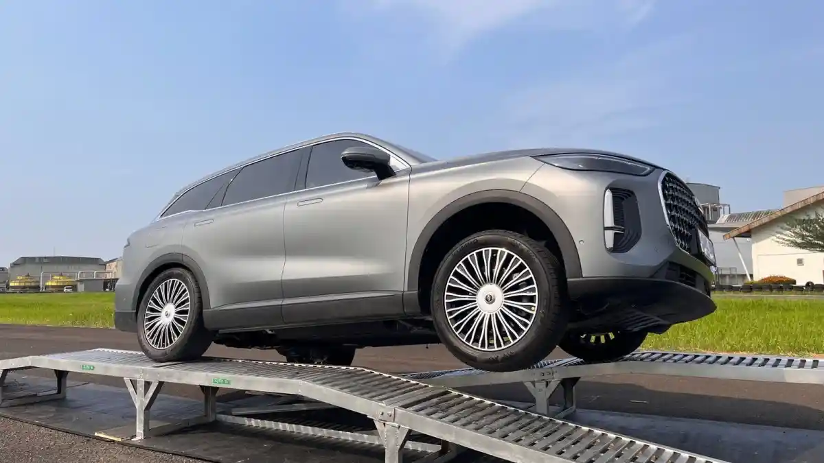 Foto - Mencoba Chery Tiggo 9 CSH AWD, Tenaga Besar Jadi Keunggulan