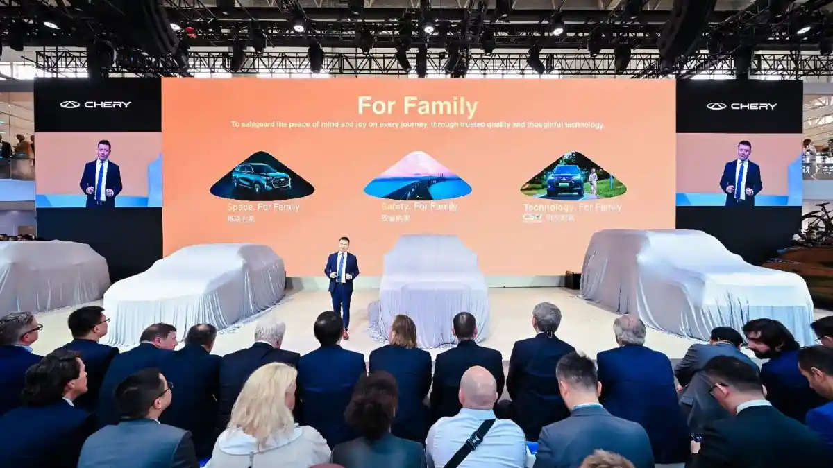 Foto - Chery Memperkenalkan Tiggo V, Mobil Keluarga Multifungsi Yang Bisa Jadi Pick Up