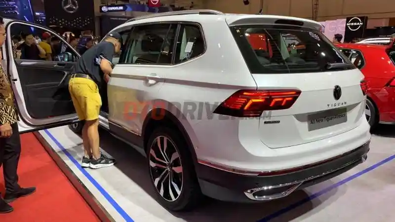 Foto - Mejeng Di GIIAS 2023, Intip Perubahan Tiguan Allspace 