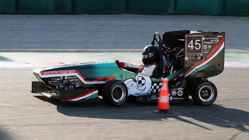 Berita - Tim Bimasakti UGM Raih Prestasi Membanggakan di Formula SAE Italy 2023