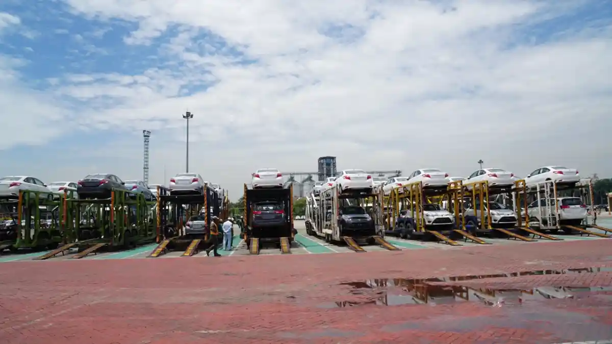 Foto - Ribuan Unit Toyota Fortuner Buatan Indonesia Sukses Invasi 80 Negara 