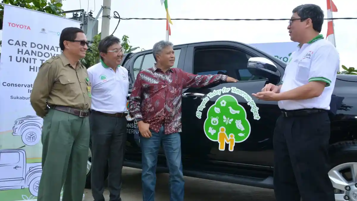 Berita - Toyota Hilux Diandalkan Untuk Restorasi Lingkungan Jawa Barat