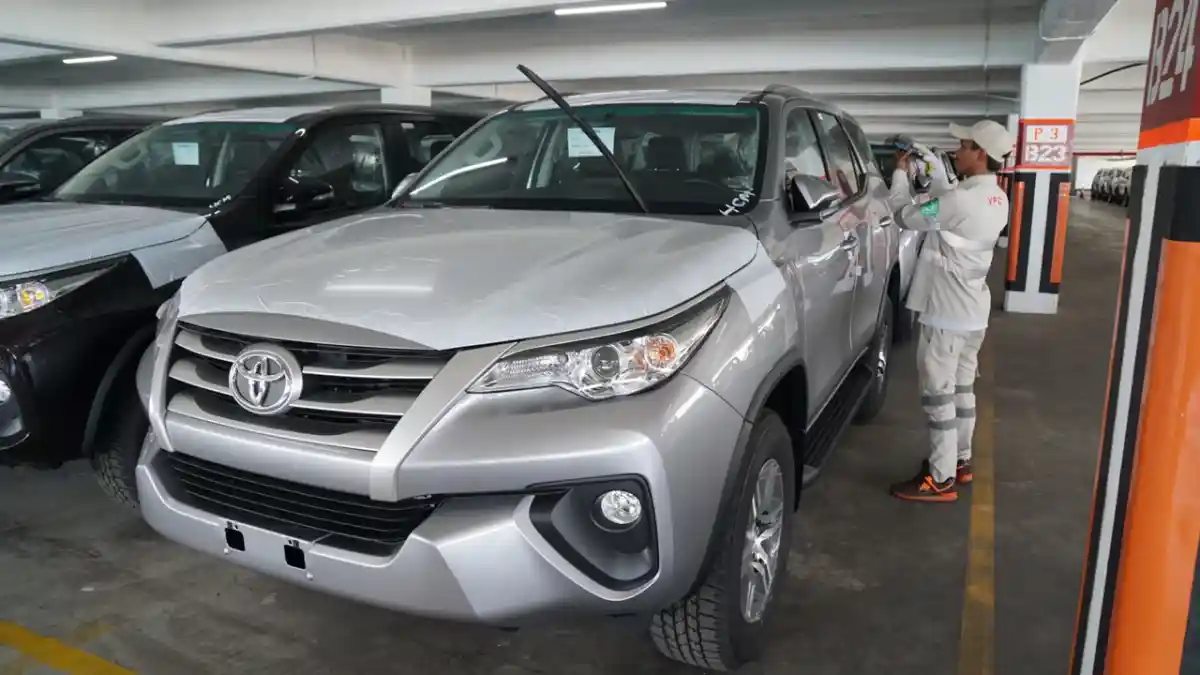 Foto - Pengumuman Pabrik Daihatsu & Toyota Indonesia 'Libur' Sementara