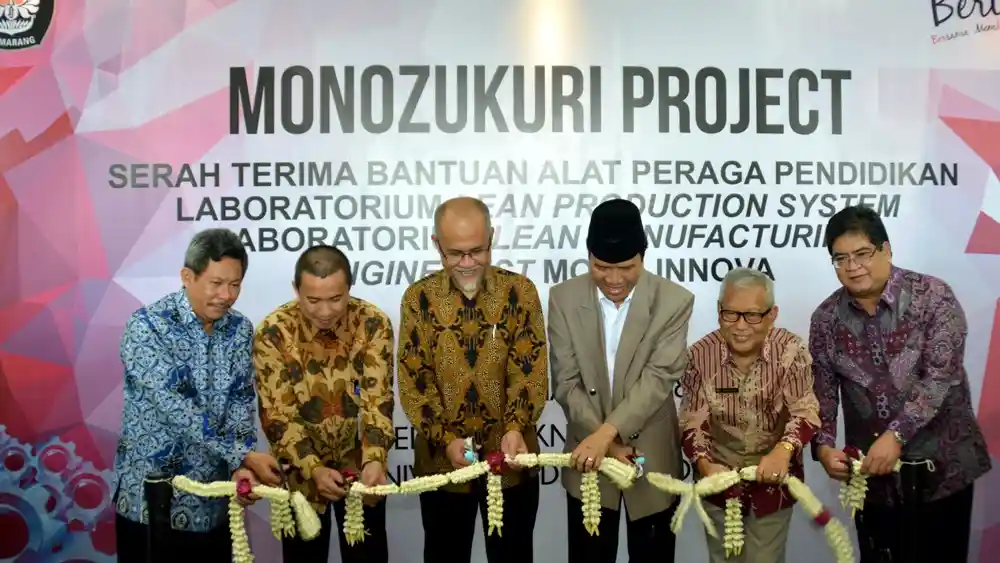 Foto - Pabrik Toyota Transfer Pengetahuan ke Fakultas Teknik UNDIP