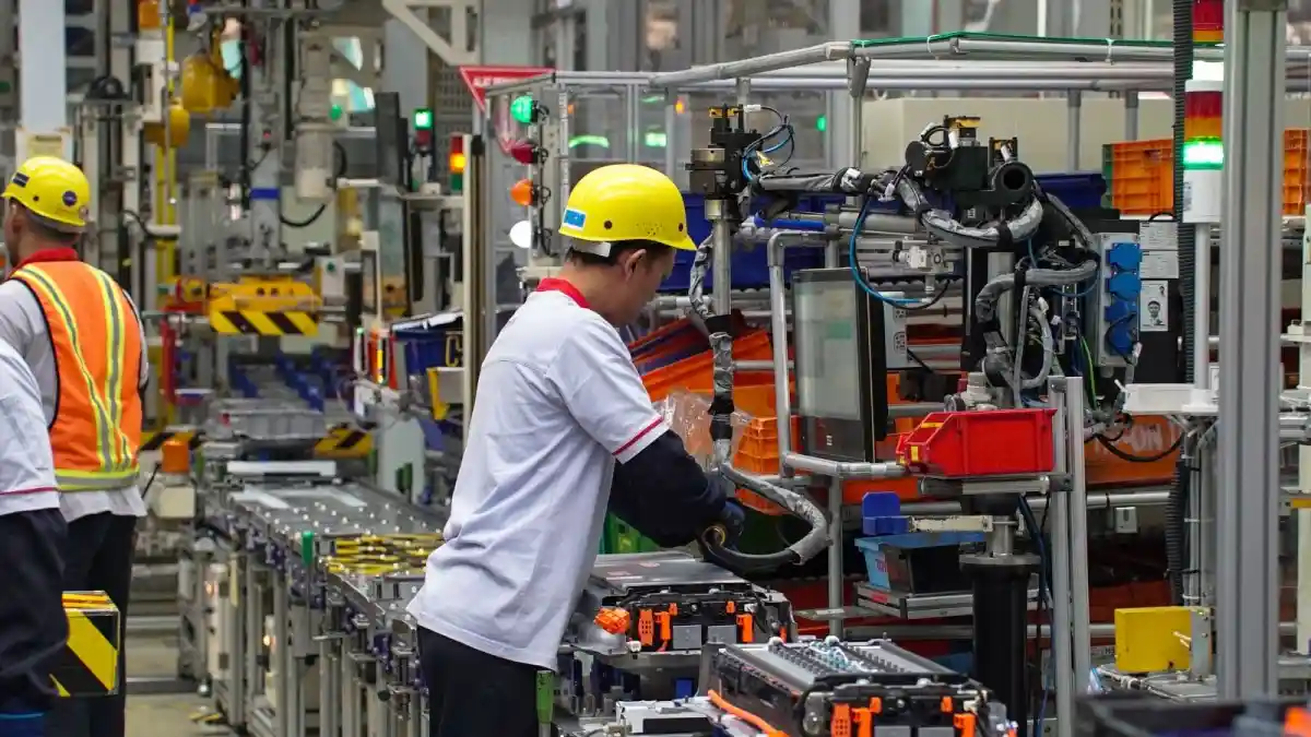 Berita - Melihat Langsung Proses Perakitan Baterai Hybrid Toyota