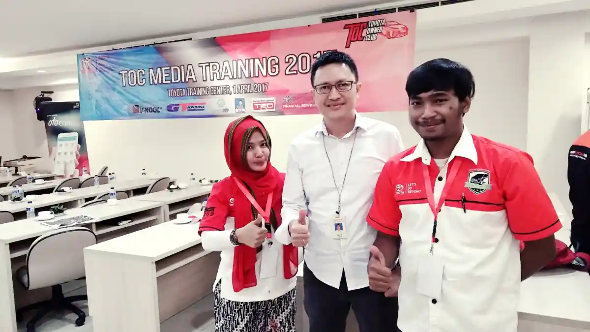 Foto - Toyota Owner Club Antusias Belajar Jurnalistik 