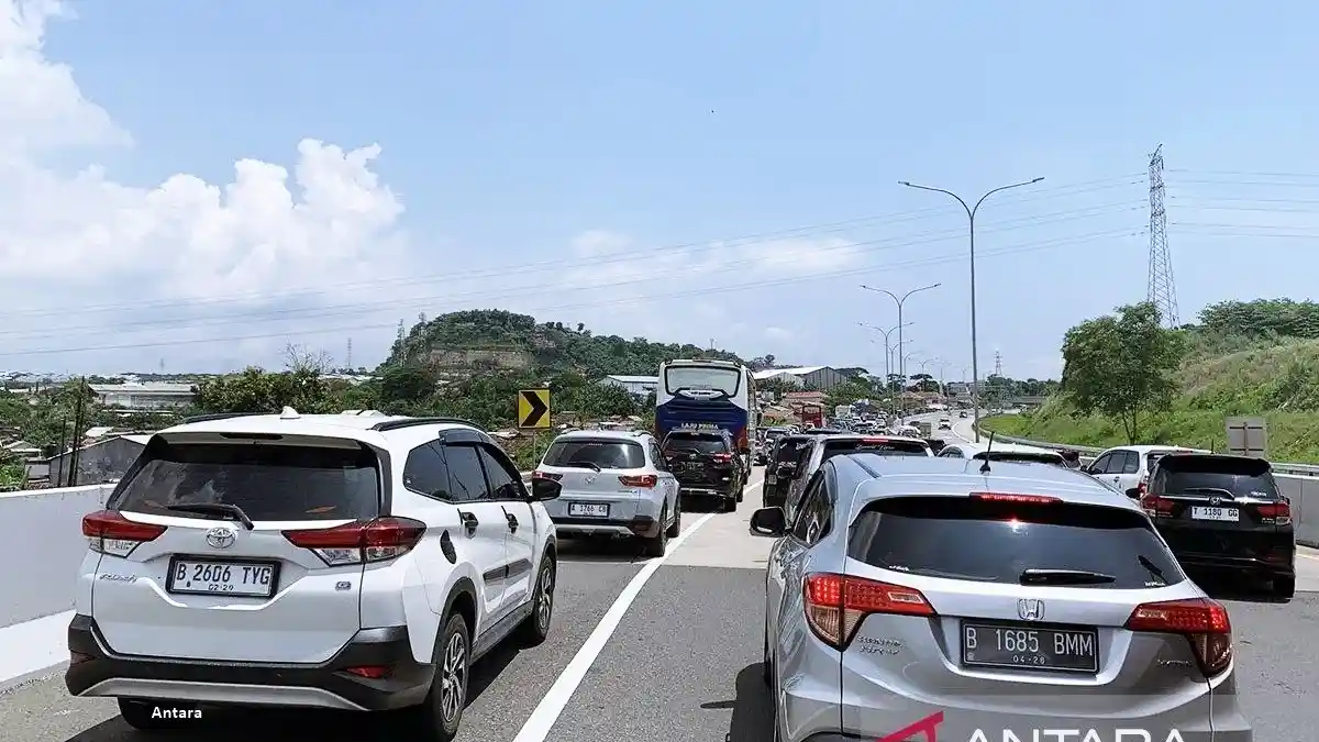 Foto - Ada Jalur One Way Jakarta-Semarang Saat Musim Mudik 2025, Catat Tanggalnya