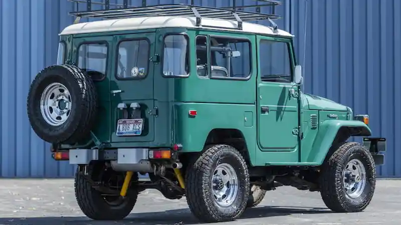 Foto - Tertarik Dengan Land Cruiser FJ40 Yang Dijual Tom Hanks?