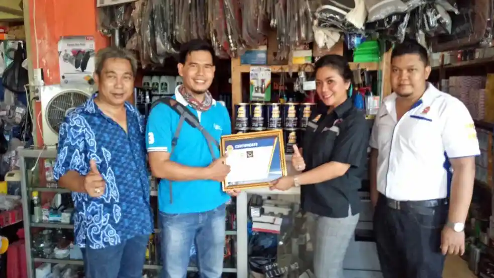Foto - Oli TOP 1 Manjakan Bengkel dan Konsumen di 2 Kota Ini 