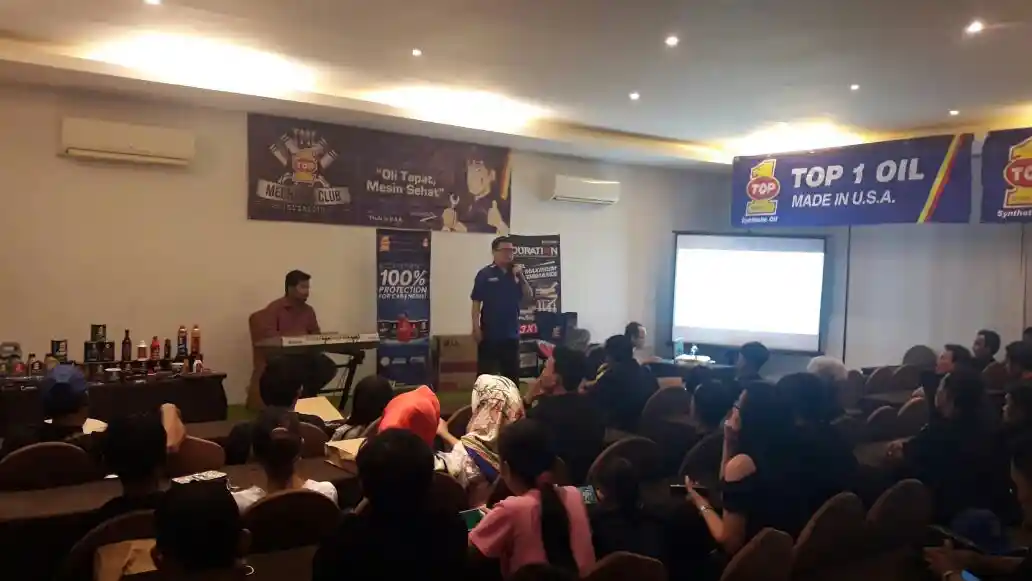 Foto - Oli TOP 1 Manjakan Bengkel dan Konsumen di 2 Kota Ini 