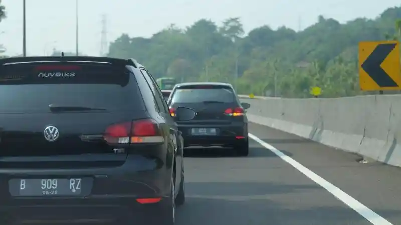 Foto - Komunitas Volkswagen Touring Seru ke Garut, Konvoi Bareng Motor Besar