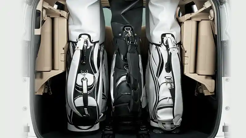 Foto - Komparasi Toyota Alphard 2.5 G VS Nissan Elgrand Autech