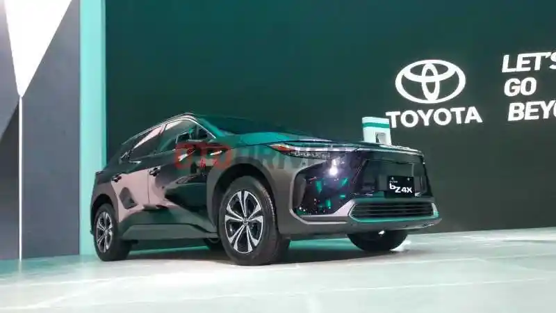 Foto - Toyota Serahkan 143 Unit EV Wujud Partisipasi G20