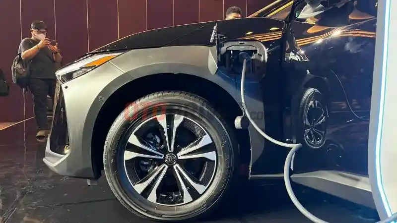 Foto - Kenapa Harga Toyota bZ4X Mahal? Ini Penjelasannya