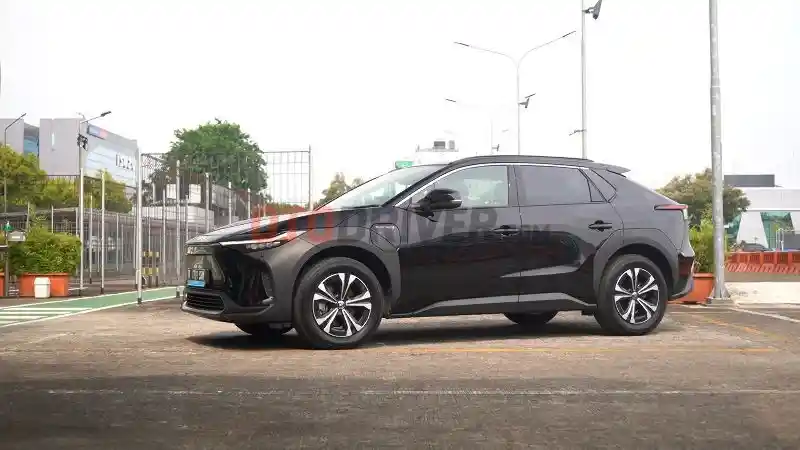 Foto - Komparasi Spesifikasi Mobil Listrik Harga 1 Sampai 1,5 Miliar 