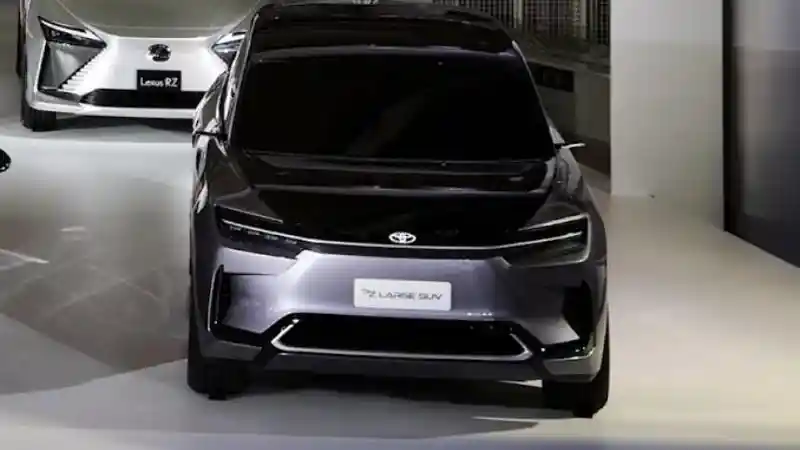 Foto - Adik bZ4X Akan Diproduksi 2025 Sebagai SUV Listrik 7-Seater