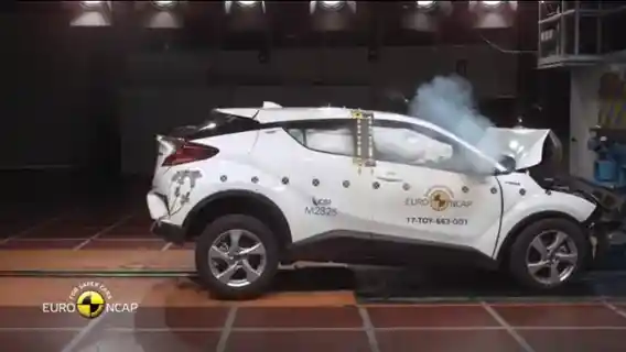 Crash Test - VIDEO: Crash Test Toyota C-HR 2017 (Euro NCAP)