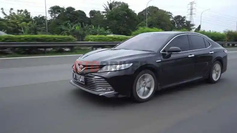 Berita - Mencicil Toyota Camry Hybrid Rp 12 Juta Perbulan, Berapa DP-nya?