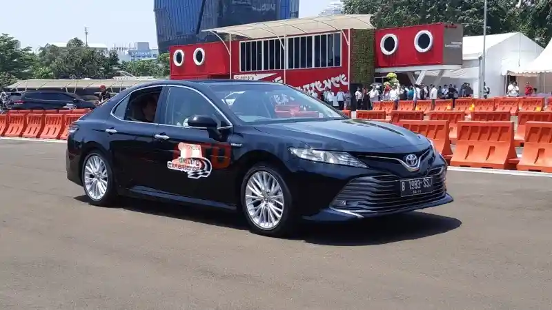 Foto - Kenapa Toyota Indonesia Rajin Rilis Mobil Hybrid?